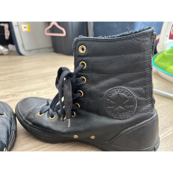 Converse Chuck Taylor All Star Black Leather Fur Lined Back Zip Boots Womens 9.5 - Picture 7 of 9